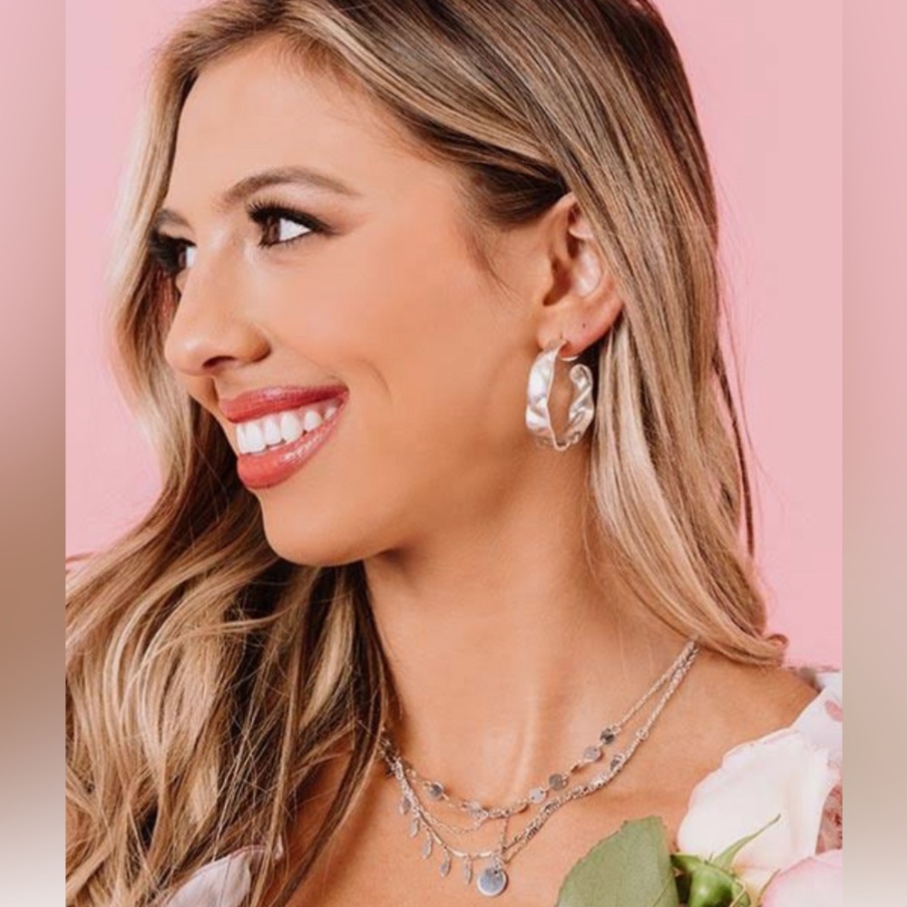 Kendra Scott hoop earrings